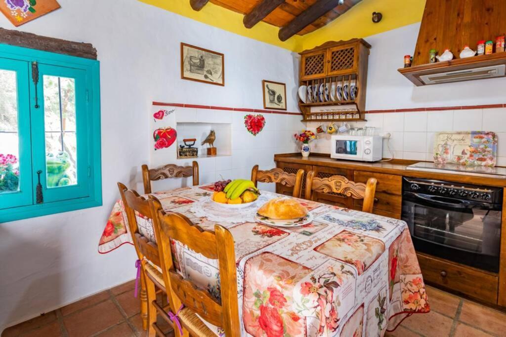 Casa Rosa, Con Encanto Y Piscina Climatizada フリヒリアナ エクステリア 写真