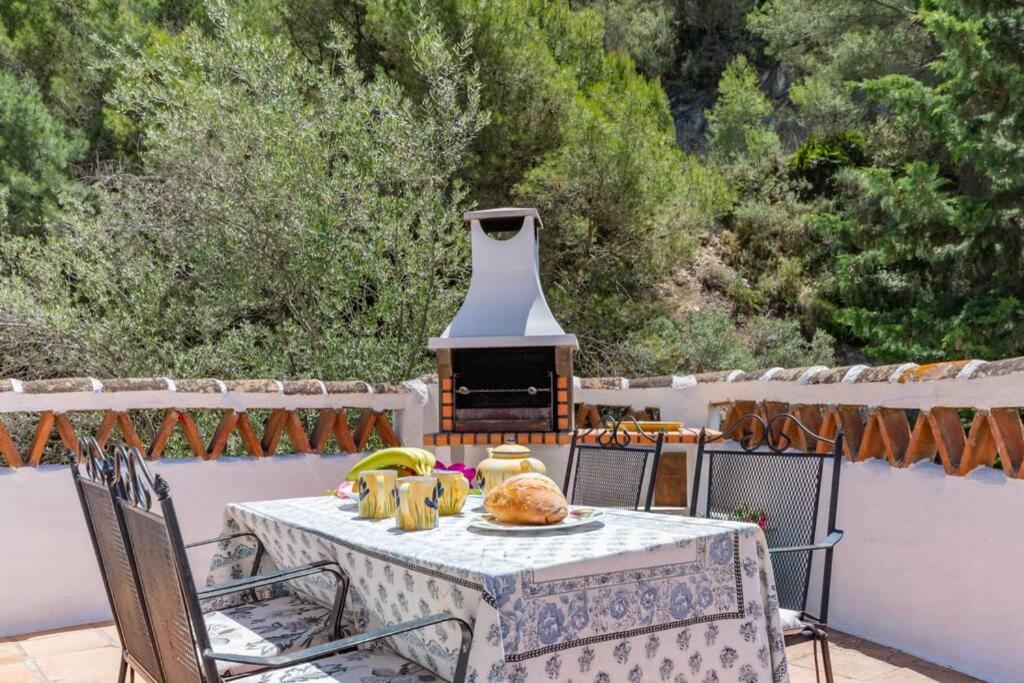 Casa Rosa, Con Encanto Y Piscina Climatizada フリヒリアナ エクステリア 写真